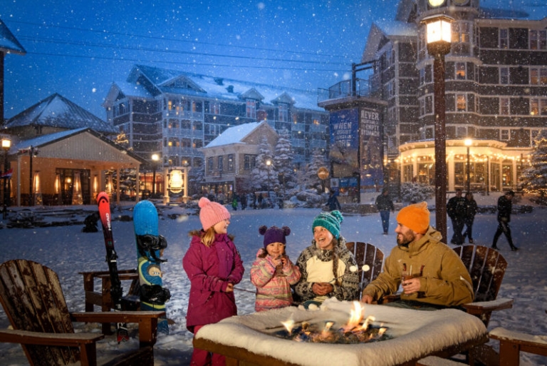 Unwrapping the Magic: Top US Travel Destinations for Christmas